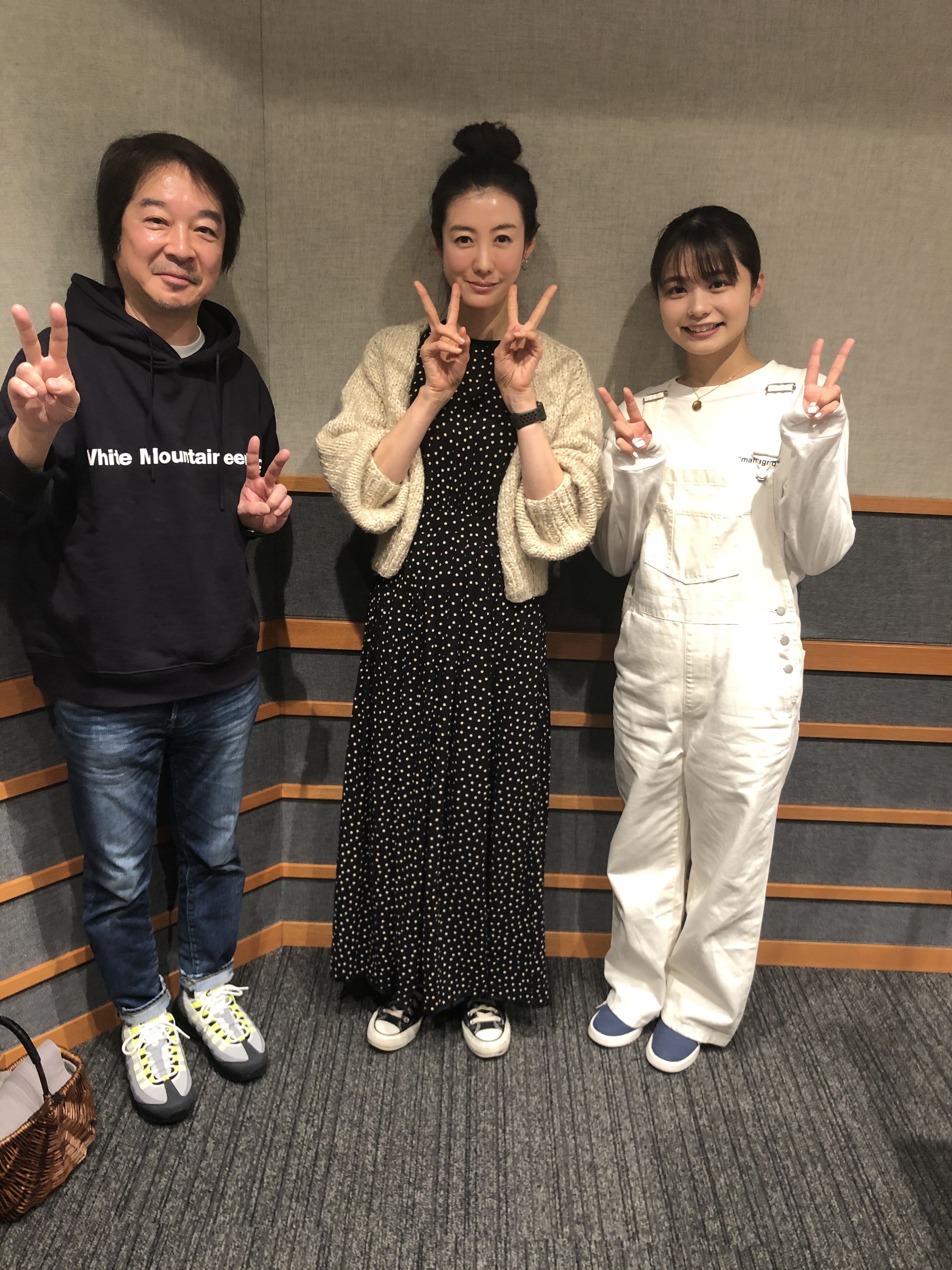Dj玉ちゃん 本日21時オンエア Kicks Lounge 今週もゲストにともさかりえ さんをお迎えして いま狙ってるスニーカー や息子さんの話や 監察医朝顔 の話など 盛り沢山でお送りします 先週のおさらいはこちらから T Co Llbhfocm32