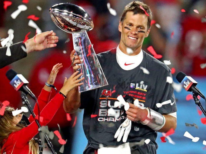 'DISGRACED' Tom Brady's boat toss riles Lombardi Trophy silversmith's daughter