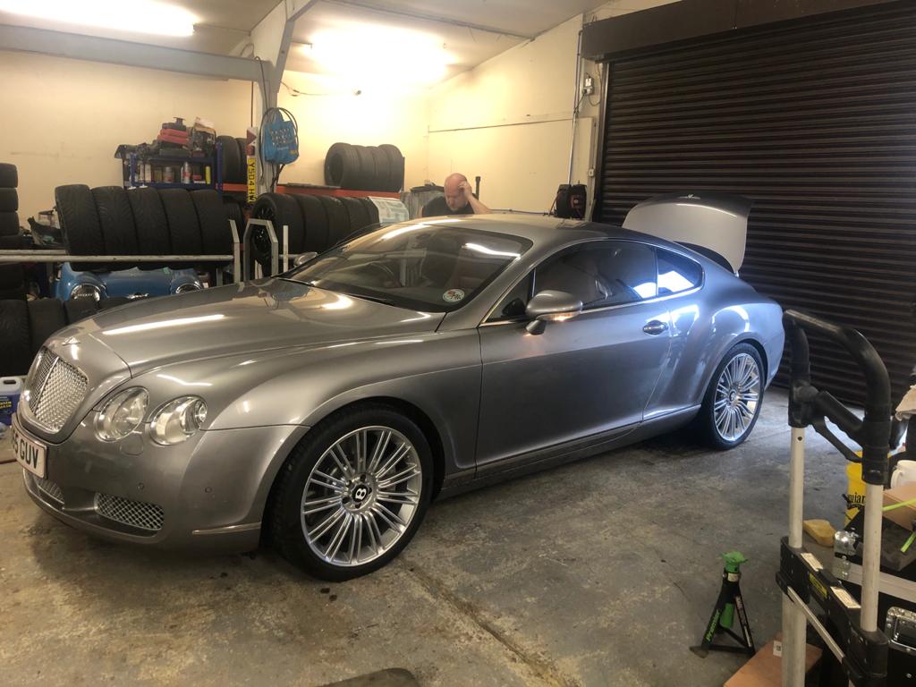 LDRTuning's tweet image. We had this immaculate Bentley Continental  GT in for a service.

While it was in we also installed a lowering kit and remapped it. It now boasts more than 600bhp. 

A pair of BMC Performance Air Filters were fitted, along with an improved fuel filter. 

#ldrperformancetuning
