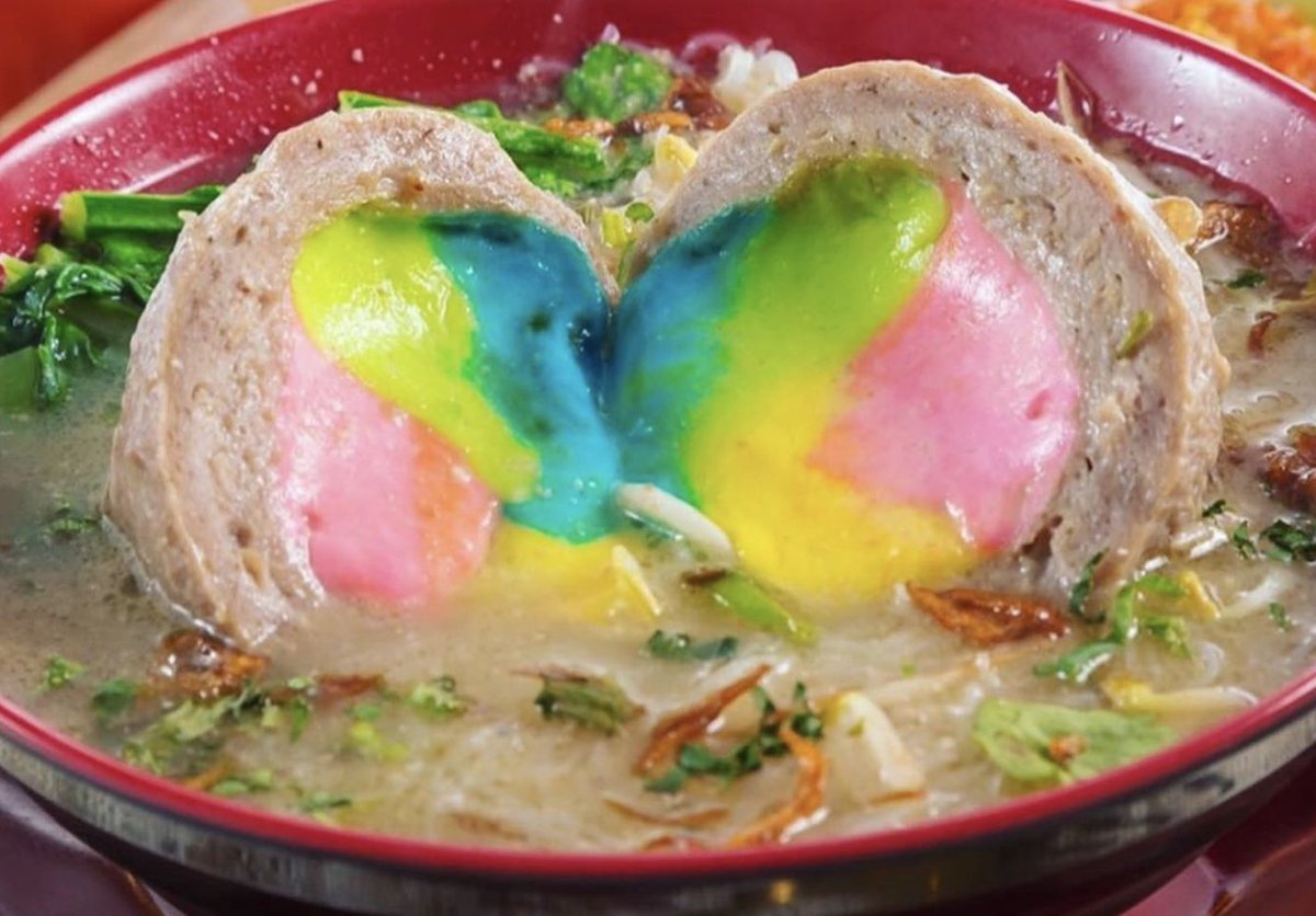 Let's start with one of the least ridiculous: the Rainbow Meatball. These are meatballs with coloured mozzarella in it. Looks nice but I think I'll pass. Although there should be another thread on how Indonesians use cheese to make everything 'special'. Like on fried bananas.