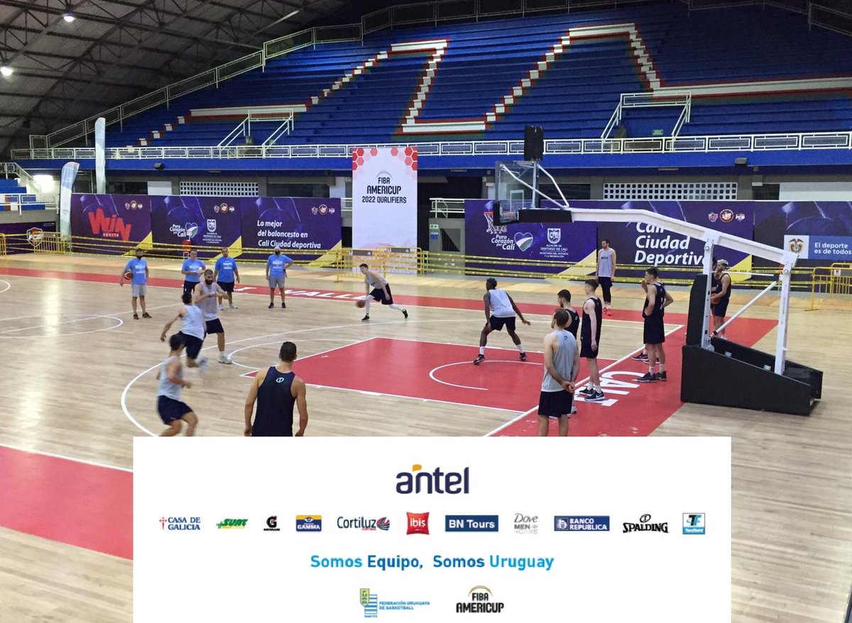 #Americup en Cali/Colombia: 1er. entrenamiento de la Selección Mayor de Uruguay bajo la conducción del Entr. Rubén Magnano. #SomosEquipoSomosUruguay