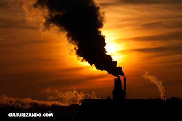 заводские трубы. дым из трубы. трубы завода. трубы завода. трубы с дымом.