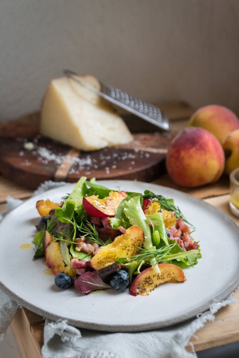 UENO_RYO's tweet photo. Grilled Peach Salad
noteにサラダレシピを公開しました✍️
味だけでなく見た目も楽しんでもらえたらと思います😊
盛り付けを参考にしてみて下さい！
https://t.co/EMEoiOrGur https://t.co/41SAi9Oi0K
