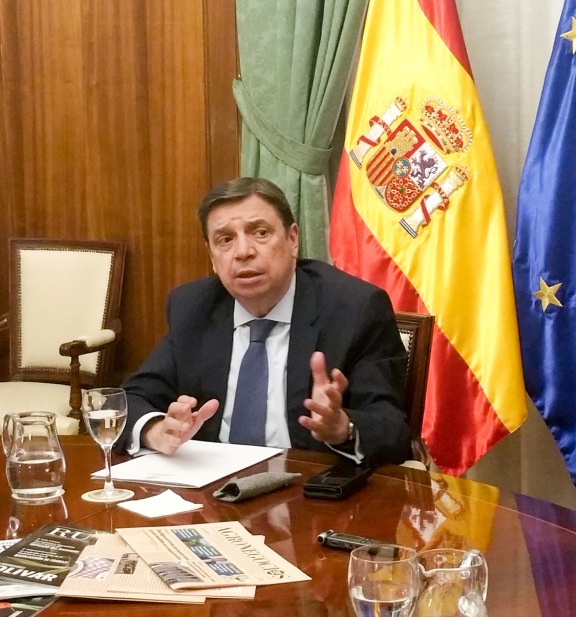 agrnegocios's tweet photo. Luis Planas: “No podemos seguir perpetuando que agricultores vecinos, con la misma actividad, reciban ayudas PAC tan discriminatorias» 👉https://t.co/3ZxrhYRbyc @mapagob @LuisPlanas @La_COAG @UPA_Federal @AsajaNacional @CoopsAgroES @CoopsAgroAND @UniondeUniones https://t.co/bMHkcSGyuG