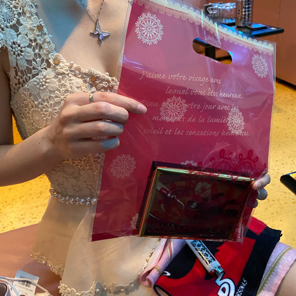 QnV7dj's tweet photo. バレンタインチョコ🍫もらった✨ https://t.co/maCVbUqwPq