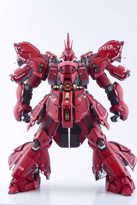 #初のTwitterデビューした時のガンプラ見せて下さい
ガンプラはサザビーかな…
誕プレで頂いたキットを色んな作例見まくって半年かけて作り上げた? 
