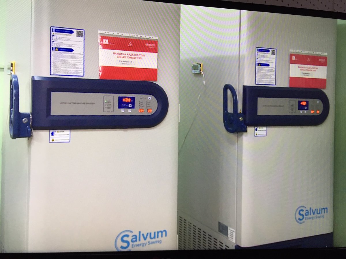 Энэ - 70 хэмд хадгалах "Пфайзер" вакцины хөлдөөгч хөсүт-д 29 байна. Нэг хөлдөөгчид 388 литр вакцин хадгалах боломжтой. 
😷😷 
Ковид-19-ийн эсрэг вакциныг 3-4 долоо хоногийн зайтай хоёр удаа хийснээр дархлаа бүрэн тогтоно 
#MNB 
#Монголын #Мэдээ  #Цагийн #Хүрдээр