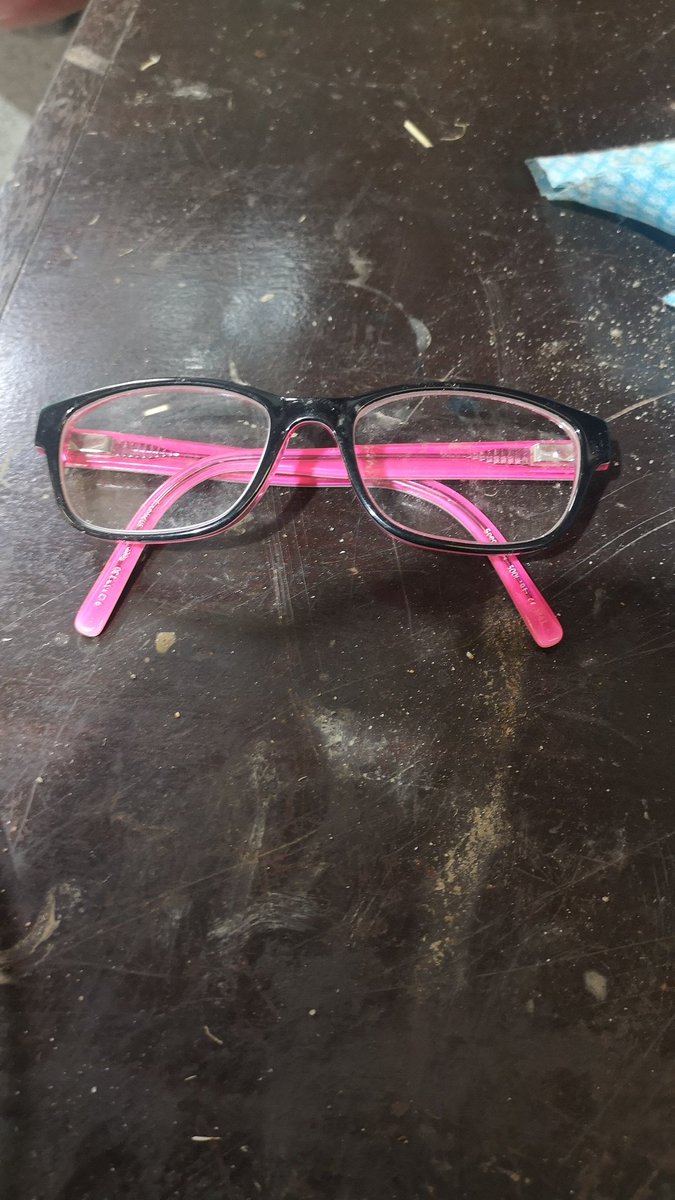Morning
Kids glasses found on the course.