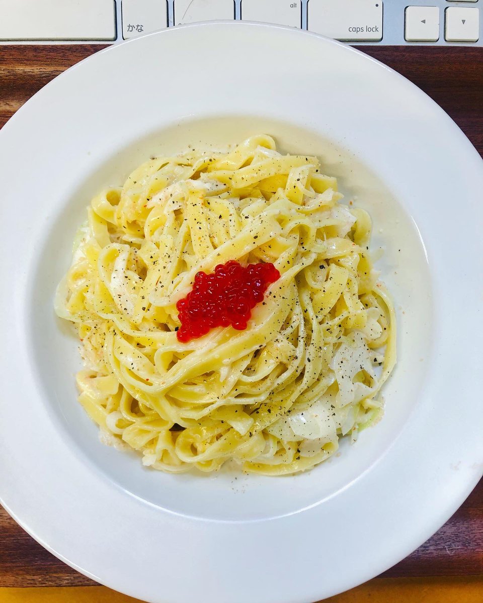 GYOKAI_ZUCKEY's tweet photo. 【オフィスで作る簡単ランチ】中野のブロードウェイ地下にある製麺所直営 #MENSTA のタリアテッレで明太子スパゲッティ🍝❗️
もうオフィスで作るランチの定番中の定番だけど、毎回使用するオイルをオリーブオイルやバター、胡麻油、マヨネーズと変化させて楽しんでますっ❗️ https://t.co/tZh2F514Dz