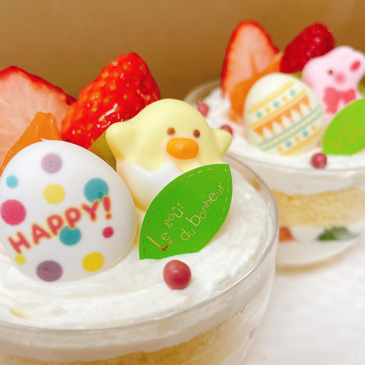 創作菓子アトリ 横浜のケーキ屋 イースターエッグショート 仮名 の試作 撮影でした フルーツをたっぷり使ったケーキに仕上がりました 今年のイースターは４月４日 販売時期など決まったら またお知らせいたします イースター アトリ Atori