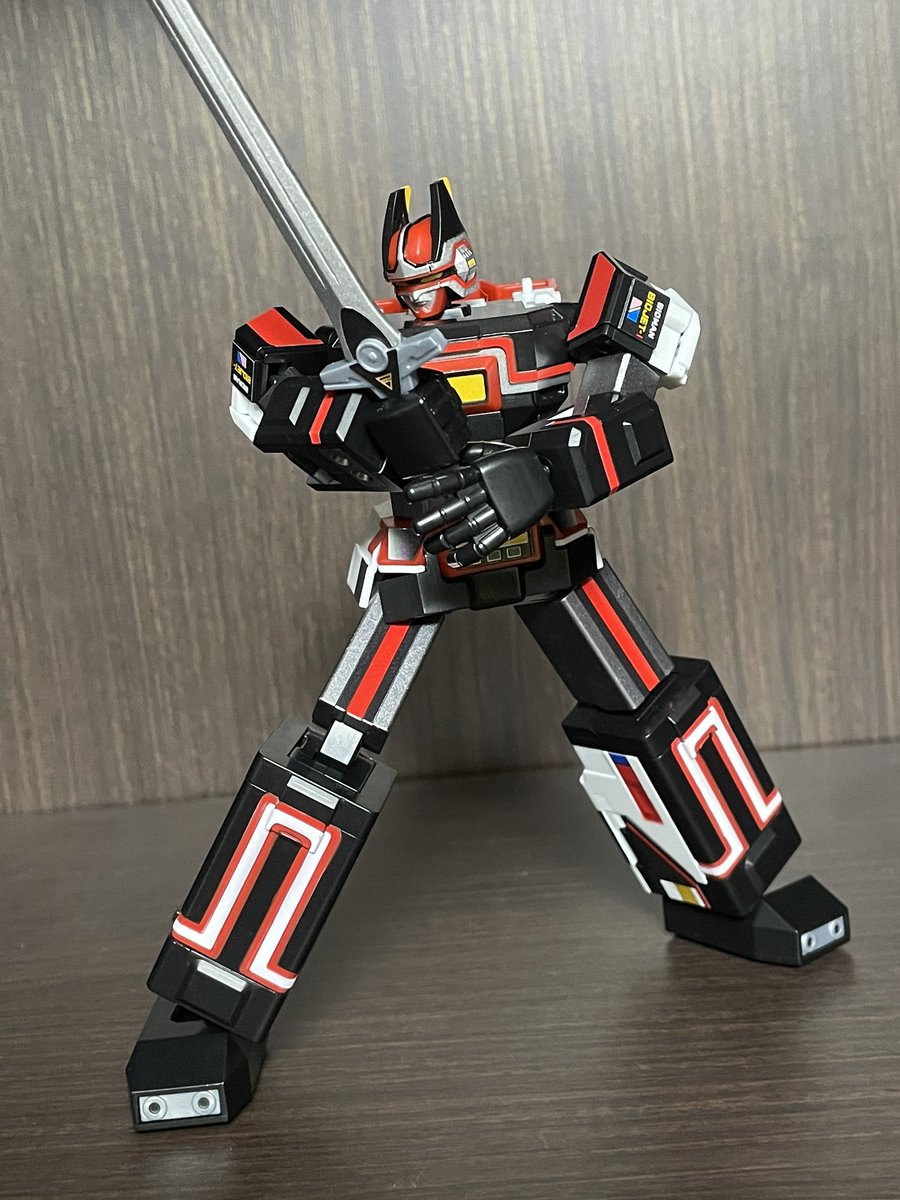 tmconchi303's tweet photo. スーパーミニプラ
電子合体バイオロボ

シルバーパーツのみライトガンメタルで塗装。兵器っぽいデザイン故か渋めのシルバーが似合っていいカンジ！

可動に関しては、毎回ながら合体ロボとは思えないほどよく動く。

最近の戦隊ミニプラは高騰確実なので、買えなくなる前に買っとけ案件。
#ミニプラ https://t.co/5PaaOTsR2r