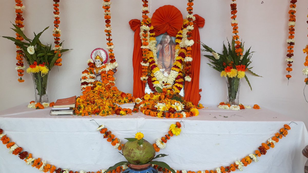 PISGURUGRAM's tweet photo. Sri Sri Saraswati Puja, on the auspicious occasion of Vasant Panchmai at Pranavananda International School, celebrated wuthin very limited arrangements due to Covid-19 pandemic situations.
#VasantPanchami #BasantPanchami #BasantPanchami2021 #सरस्वती_पूजा #SaraswatiPuja https://t.co/MvHLnlGaD0