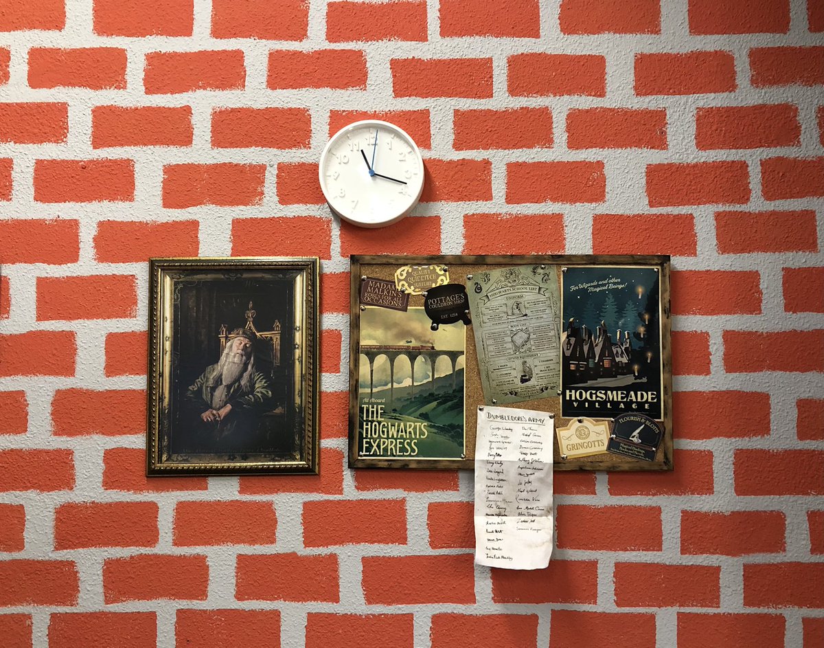 iesgarciaberlan's tweet image. Seguimos con el proyecto de transformación de la Biblioteca. Cada rincón se inspira en el universo de J.K. Rowling; la magia está en cada volumen de las estanterías. #leeresbien #lalecturanosefomentasecontagia #contagiodelalectura #quesubanestoscontagios