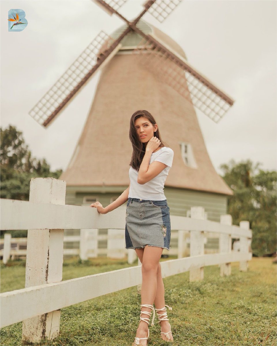 benchtm's tweet image. Things are brightening up around here. ☀️ 

Welcome the summer season with our little miss sunshine, Maine Mendoza, and #BENCHEveryday ✨🌻💛

Cropped Top with Sleeves (YFS1266) PhP 379.75
Denim Skirt (YKL0128) PhP 799.75

#MAINExBENCH
#MAINEforBENCH
@mainedcm