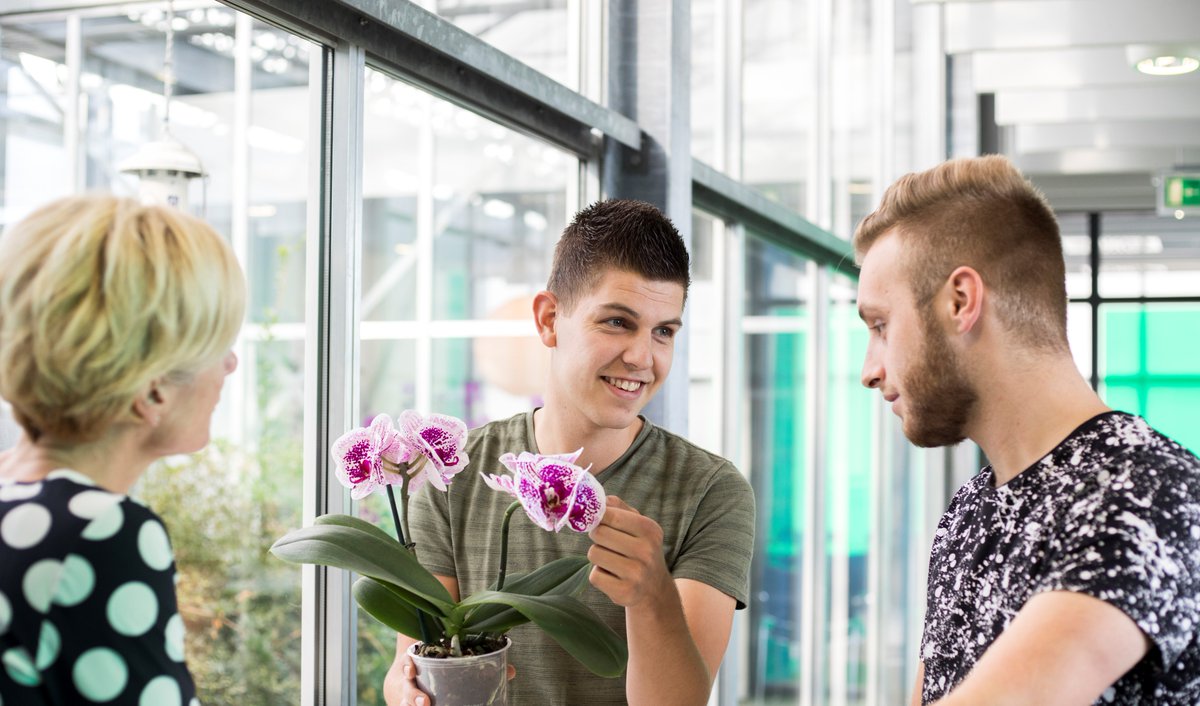 Wij zoeken een #Sales Specialist! 🌸 Ons #verkoopteam is volop in ontwikkeling. Daarom zijn wij op zoek naar een gemotiveerde en enthousiaste #salesspecialist. Ben jij degene die wij zoeken? Bekijk de #vacature hier ➡ vacature.store/vacature/ter-l…