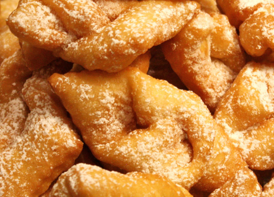 VisitCotedazur's tweet photo. #RECETTE : C'est #MardiGras ! Nous allons ici vous donner la recette de ces délicieuses #ganses de #Carnaval !😋😋😋

➡ https://t.co/vLHvoe4apJ

N'hésitez pas à les faire et les partager avec nous ! 

#CotedAzurFrance #Gastronomie #ILoveNice #Nice06 @Nice_Tourisme https://t.co/NxJgHJPjsI