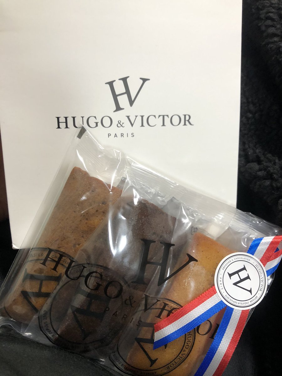 gerseayfm's tweet photo. ご無沙汰してます🇫🇷
ウーゴ&ヴィクトールというお店のフィナンシェを頂いたのですが…めちゃくちゃ美味しかったです!
そしてトリコロール🇫🇷
#ウーゴヴィクトール
#HUGOVICTOR
#フィナンシェ https://t.co/hA4lBlBvnO