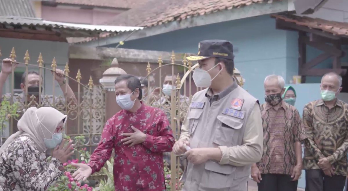 cabdindik10's tweet photo. Dalam rangka menekan penyebaran covid, pada Sabtu, 13 Februari 2021 Cabang Dinas Pendidikan Wilayah 10 Disdikbud Prov Jateng bersama dgn Pemkab Banyumas melakukan launching program Jabid Jiwang Jiga (Jaga Komorbid Siji Wong Siji Jaga) SMA/SMK.
#JatengGayeng 
#BersamaLawanCorona https://t.co/Y7ZmKSTv5e