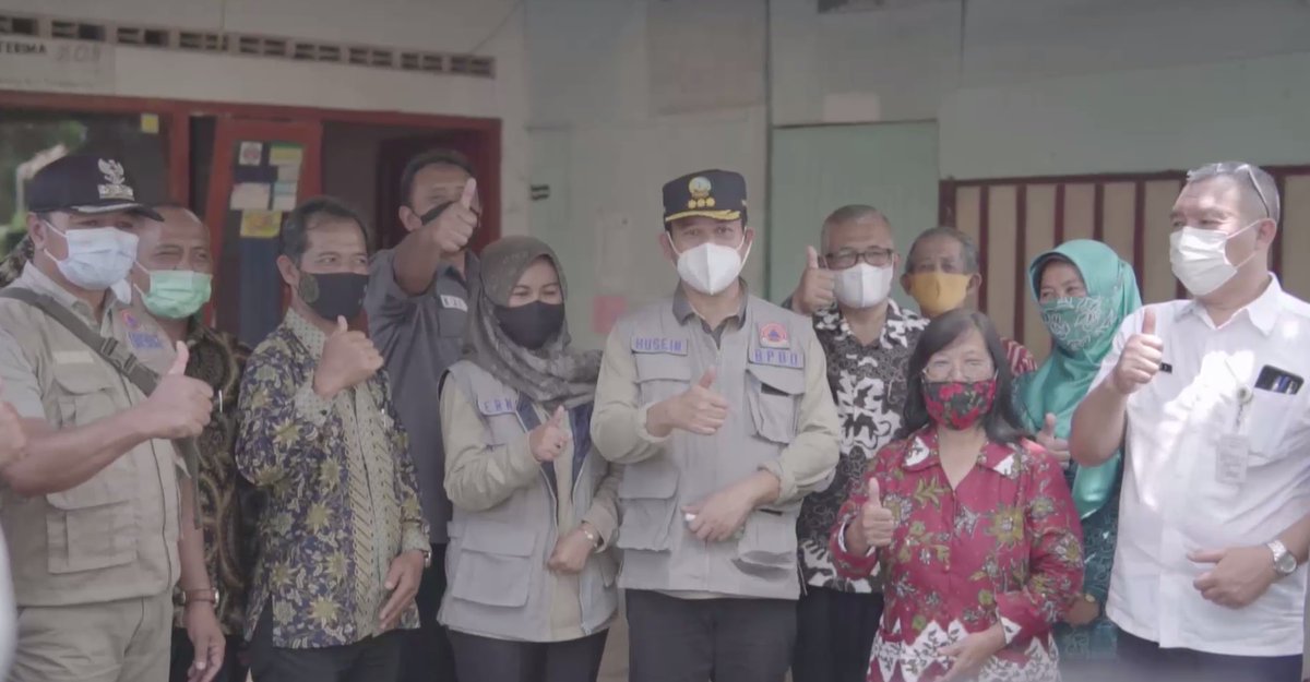 cabdindik10's tweet photo. Dalam rangka menekan penyebaran covid, pada Sabtu, 13 Februari 2021 Cabang Dinas Pendidikan Wilayah 10 Disdikbud Prov Jateng bersama dgn Pemkab Banyumas melakukan launching program Jabid Jiwang Jiga (Jaga Komorbid Siji Wong Siji Jaga) SMA/SMK.
#JatengGayeng 
#BersamaLawanCorona https://t.co/Y7ZmKSTv5e