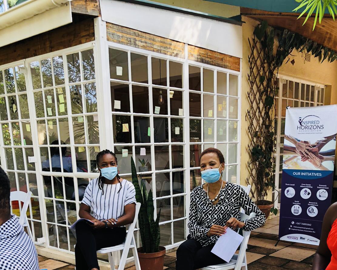 Ole__Mo's tweet photo. Attending a Young Mothers’ Support Network dialogue hosted by Inspired Horizons Association. 
Through a 2nd round of support from the #HERVoiceFund, the program continues to ensure #AGYW who are young mothers, are engaged &amp; represented in decision making. #LetYouthLead https://t.co/7cu4B8LWbY