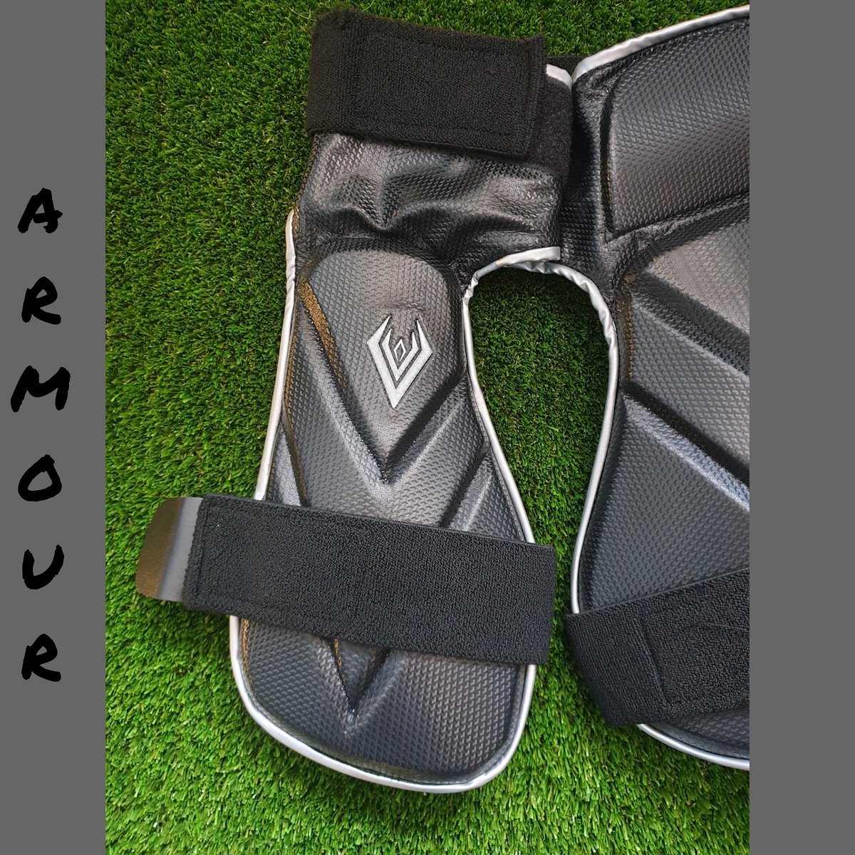 SportsVeritus's tweet photo. Our armour thigh pads. These limited edition thigh pad set are the best in the business #thighpads #veritus #nets #cricketpads https://t.co/5kVxoXVAcH