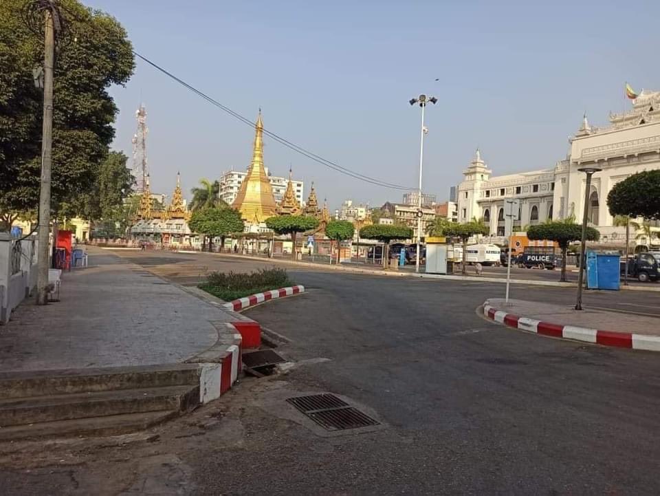 .

ရန္ကုန္ၿမိဳ႕ႀကီး
ပ်င္းစရာေတာင္ေကာင္းသြားၿပီေလ
.
