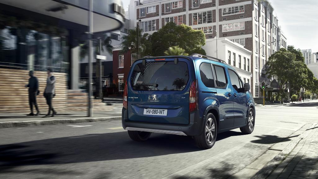 Transformeer jouw dagelijkse avonturen met de nieuwe #PeugeotRifter #FullElectric