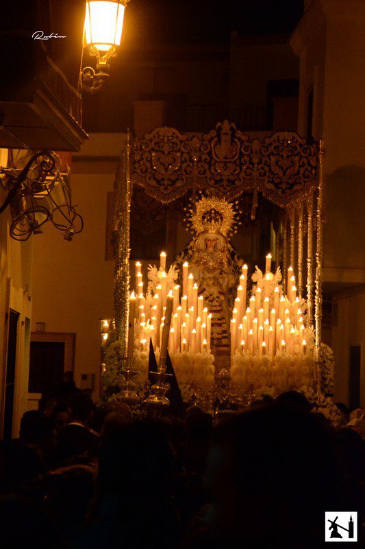 Rocio_Carmona_'s tweet photo. La Algaba en Semana Santa...✨ https://t.co/EB02x6GNIQ