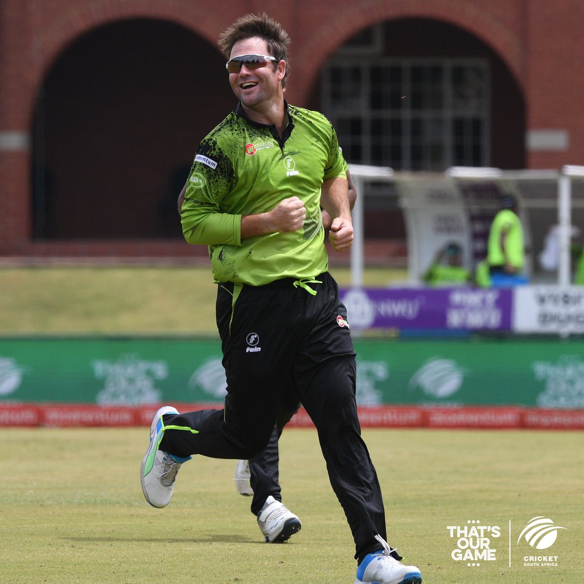 ANNOUNCEMENT: Catch all 17 matches of this year’s #T20Challenge on multiple networks including Star India, Fox Sports (Australia) and Willow TV (North America) from 19-28 February. 

Full story here: ecs.page.link/ozjL1 

#SeeUsOnThePitch