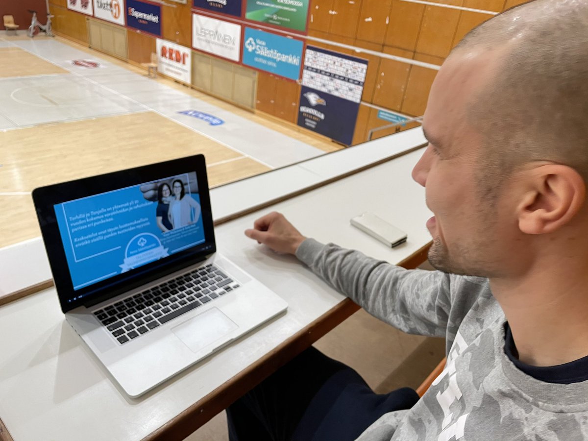 GullsBasketball's tweet photo. Gulls-pelaajat pääsivät osallistumaan @NooaSp tarjoamaan etätalousvalmennukseen, josta pelaajat saivat paljon hyviä vinkkejä, kuinka varmistaa taloudellinen hyvinvointi nyt ja tulevaisuudessa.💰✅
Suuri kiitos Nooan talousvalmentajat Tanja ja Terhi! 💙🙌🏻
#Gullsnation #Korisliiga https://t.co/dtAF38ptIq