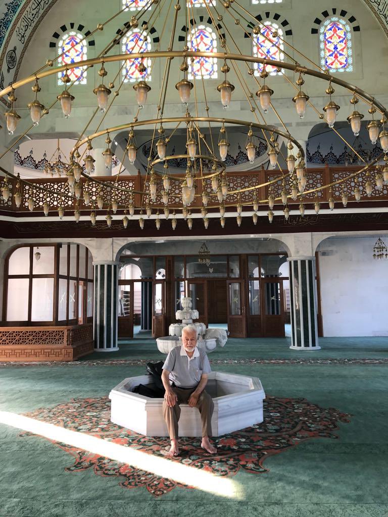 “İnnâ lillâhi ve innâ ileyhi râciûn”
Değerli ağabeyim Kuddusi Yazaroğlu Rabbine kavuştu. 
İstikamet üzere yaşanan, hayra adanan, derdi İslam olan bir ömür sürdü. 
Rabbimizin sonsuz rahmet ve mağfireti üzerine olsun.