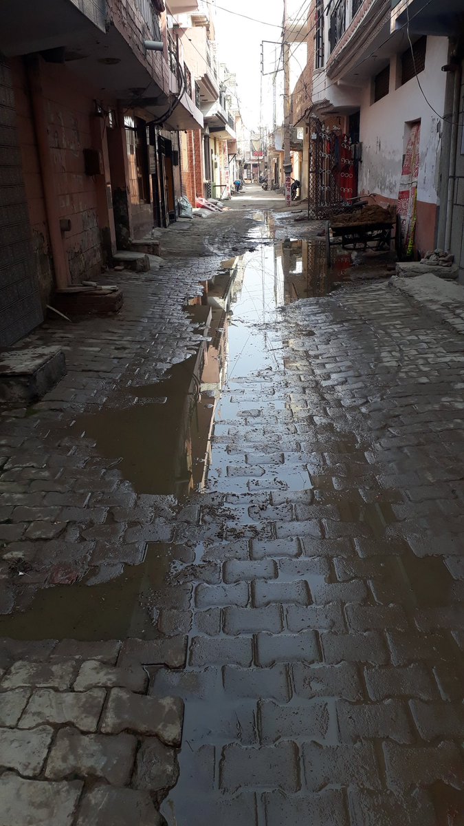 adv_manoj1127's tweet photo. लगता है फरीदाबाद नगर निगम ने ठान लिया है कि सारे काम मुख्यमंत्री को ट्वीट किए जाने के बाद ही करेंगे। NIT-86, Ward no.7, Gali no.9
@mlkhattar 
@MCF_Faridabad 
@DC_Faridabad https://t.co/A7BRtwwMv9