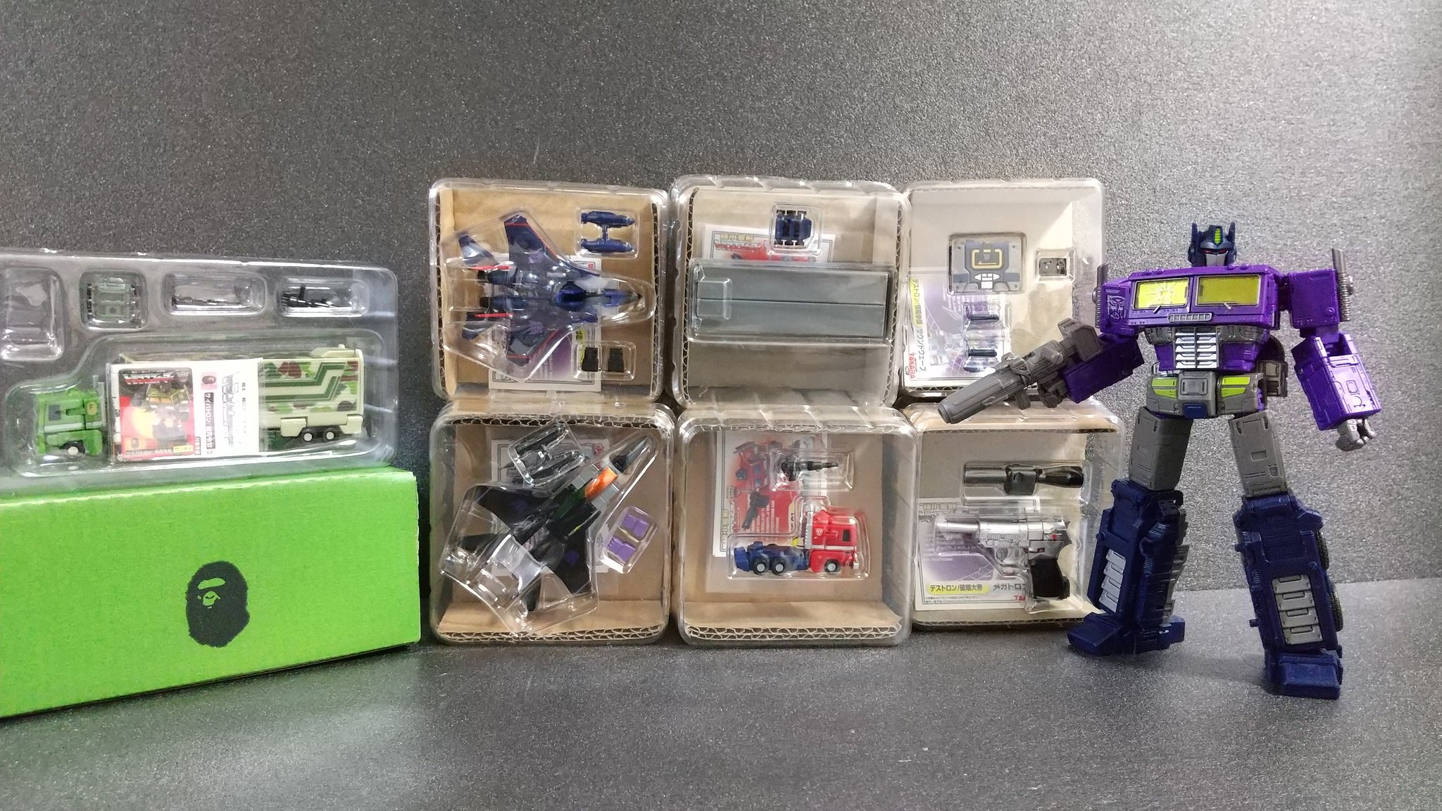 極小変形トランスフォーマー 【コンボイ&コンテナ 】