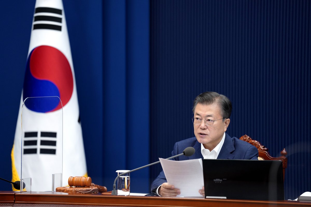 고용 상황이 매우 심각합니다. 
코로나 확산과 방역 조치로 
불가피한 측면도 있었지만 
민생의 측면에서 매우 아픈 일입니다.