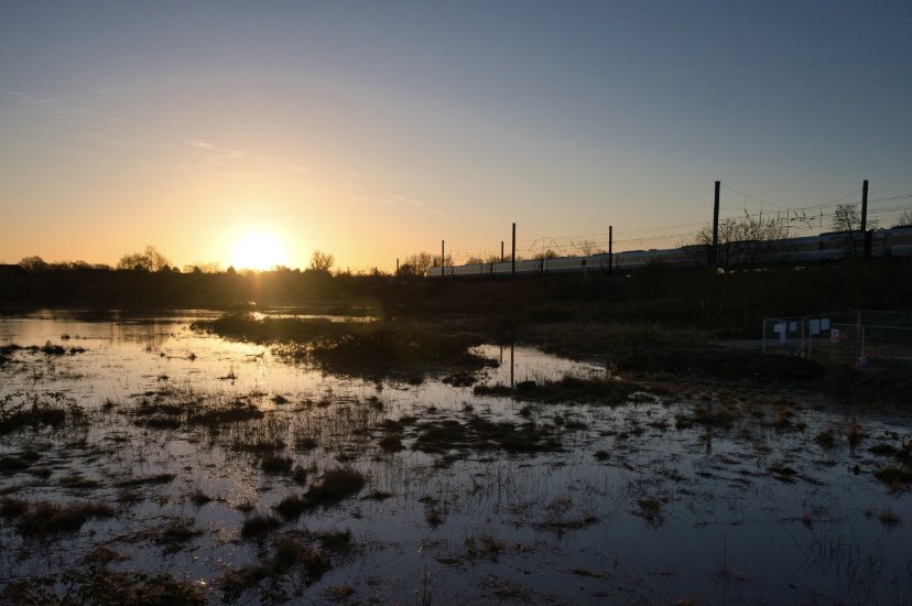 Setting down at  #Retford now, we do love the sunset!