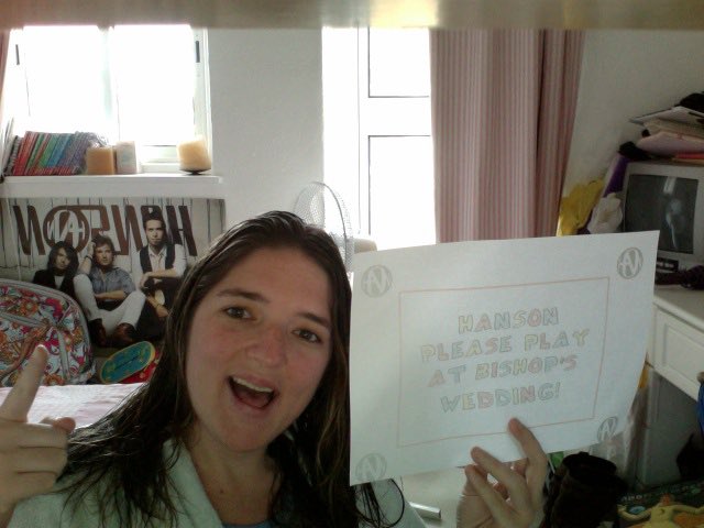 Along the way, we met so many incredible people. Many  @hansonmusic fans (Fansons) got involved but also amazing people from all over the world. People who believed in  #hansonatmywedding. We genuinely couldn’t have got as far as we did without the support of that community
