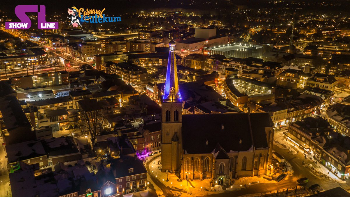 SDoetinchem's tweet photo. Laatste avond de #Catharinatoren verlicht‼️
Nu in de kleuren 💛💙 van &amp; door #Leutekom .🎉🥳

Dank voor alle positieve reacties en mooie plaatjes de afgelopen tijd voor dit lichtproject🙏🏻

Wordt vervolgd wat ons betreft‼️met @lkkrdoetinchem en #ShowLine 

#Doetinchemverlicht https://t.co/dlgz5jYn2Z