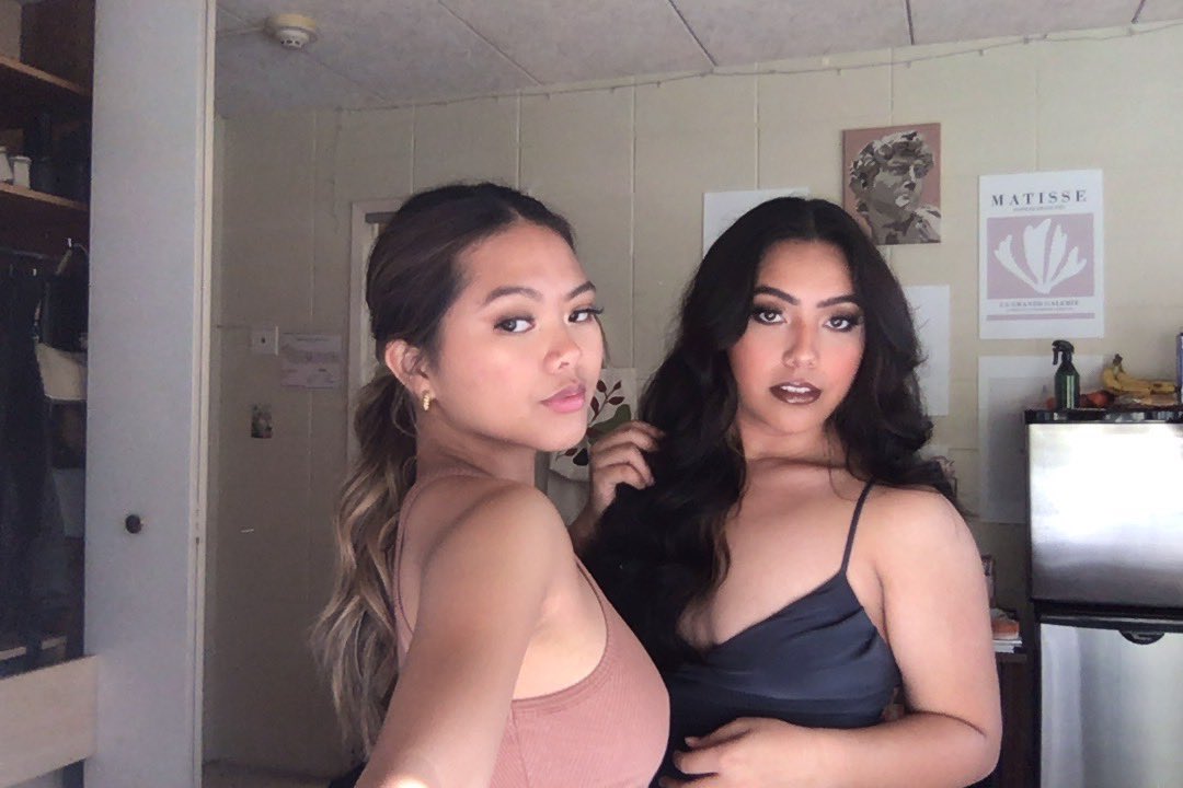 maxxmee's tweet photo. macbook pics really b the vibe https://t.co/iMWq4nvIHi