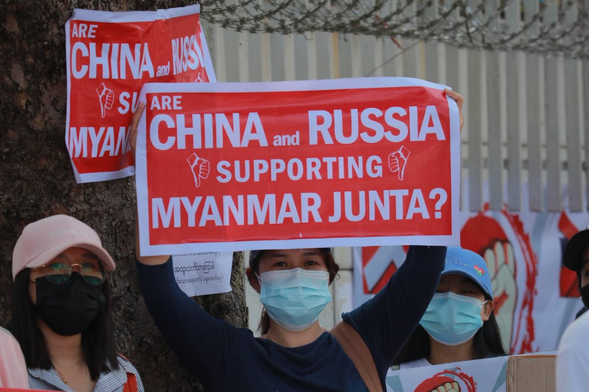Hundreds of Burmese youths protested in front of the Russian Embassy in Yangon today, 16 February, in protest of Russia's stance on supporting Myanmar military dictatorship.
#Feb16Coup
#WhatsHappeningInMyanmar