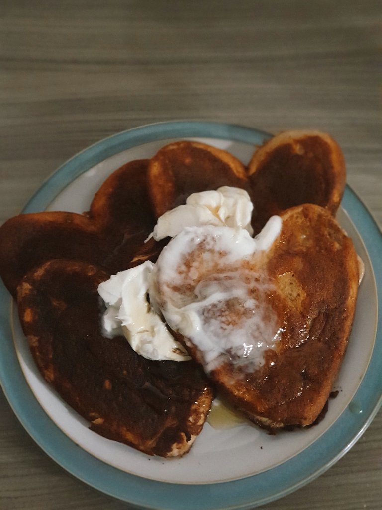 BarkingZippy's tweet photo. Pancake day!! Not the traditional UK pancakes, but soo yummy! https://t.co/IpsLXbI6gg