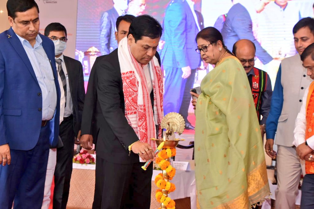 CMOfficeAssam's tweet photo. CM Shri @sarbanandsonwal presented mobile handsets to tourism workers under Paryatan Sarathi (Assam Bikash Yojana) scheme at Deepor Beel, Guwahati. 

On the occasion, the CM also presented allotment letters to 34 beneficiaries of Aamaar Alohi (Rural Homestay) scheme. https://t.co/kTkxgfTsnJ