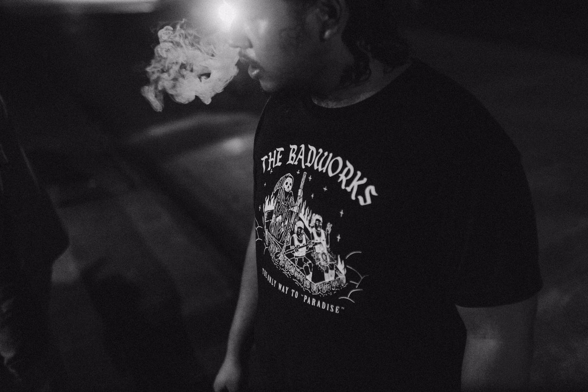 TaloAyemen's tweet photo. Don't fear the darkness fear the ones who lives in it.
#badworks #badcrew #thelocals https://t.co/xgesPooEKO