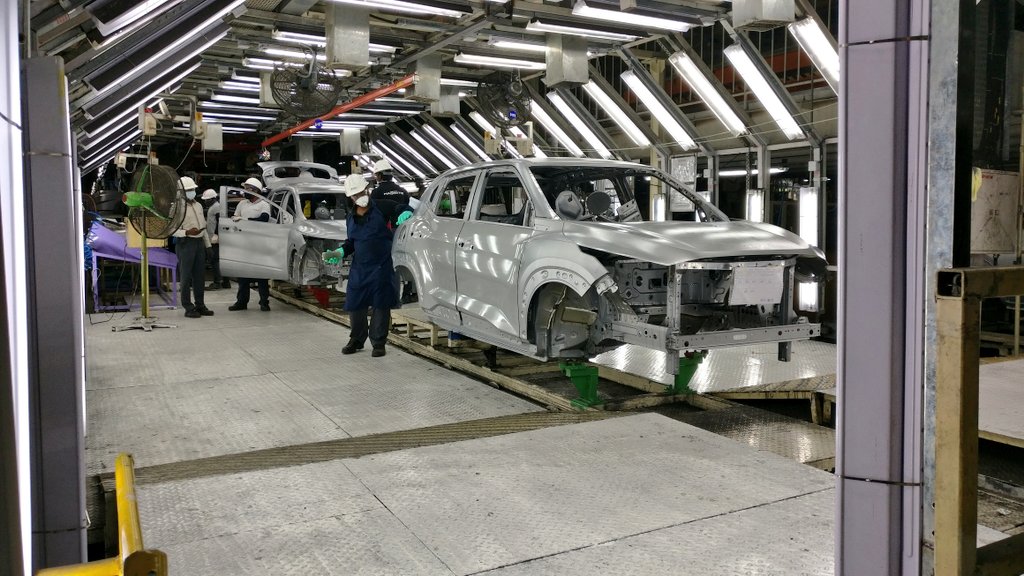 autox's tweet photo. More glimpses of the #RNAIPL body shop.
#Nissan #Chennai https://t.co/mVoM79U7L5