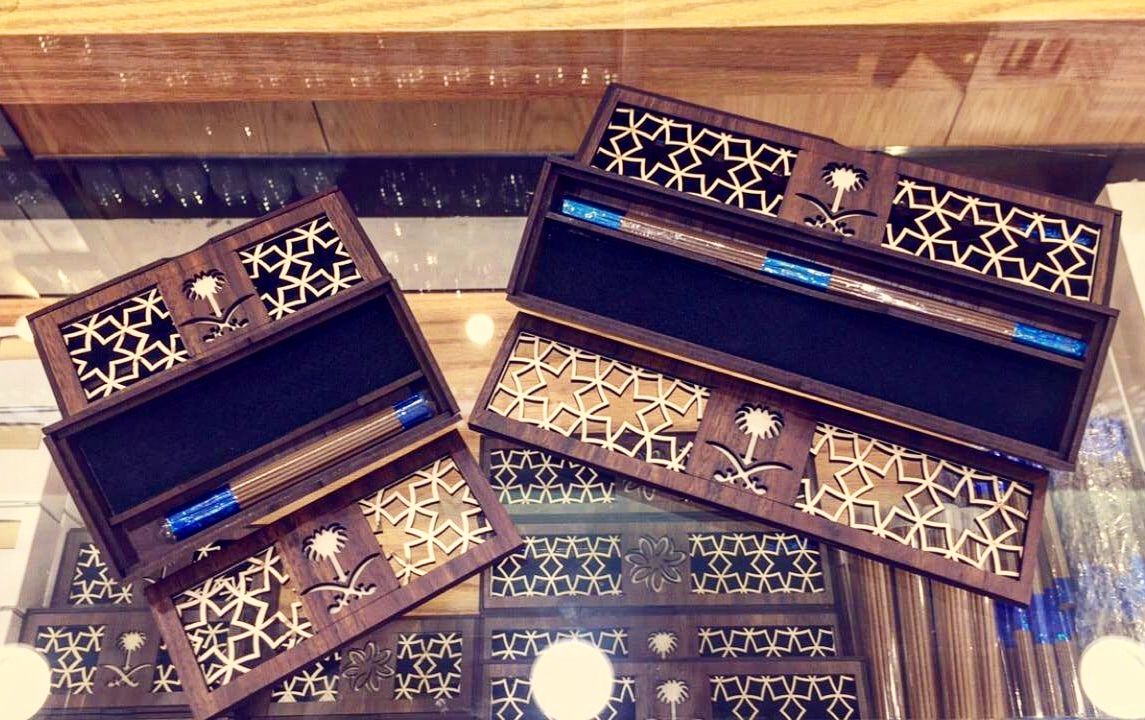 teebalkhaleej's tweet photo. #مبخرة_الند بالعود الماروكي رائحة جميل وشكل فخم كمية محدودة
حجم الكبير ٨٠ ريال
حجم الصغير ٤٥ ريال
#طيب_الخليج #عود #عطور #هدايا_شرقية #مباخر #دخون #هداية_مميزة #توزيعات https://t.co/nqsQrMySXo