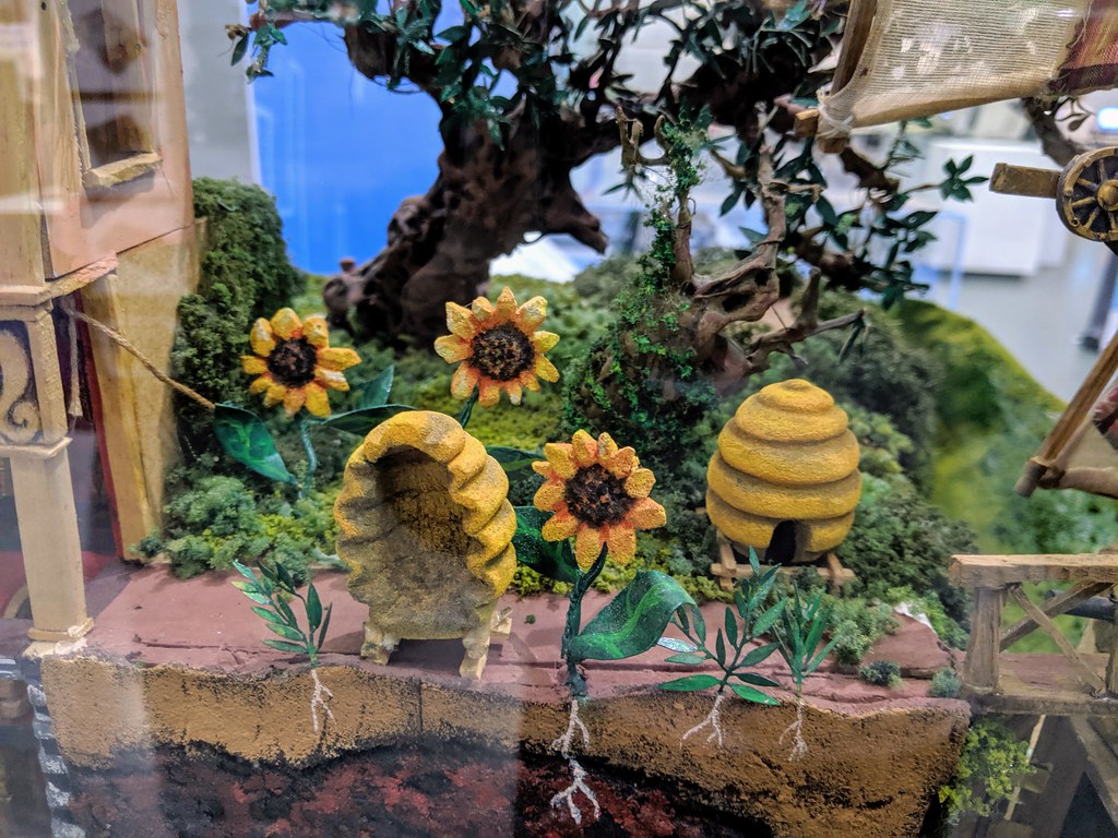 And for the ones of you who are really, REALLY nostalgic, the original model used for the background is now a permanent exhibition at the  @computermuseum in Cambridge! http://www.computinghistory.org.uk/det/42694/Creatures-Development-Model/