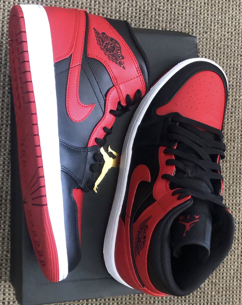 Second delivery of the day 👟😅
Added to sneaker stock in Windhoek! 

Air Jordan 1 Mid Banned 🔴⚫️⚪️ 

More premium sneakers being added to stock for official launches. 

Online store - March 2021
Physical store - April 2021