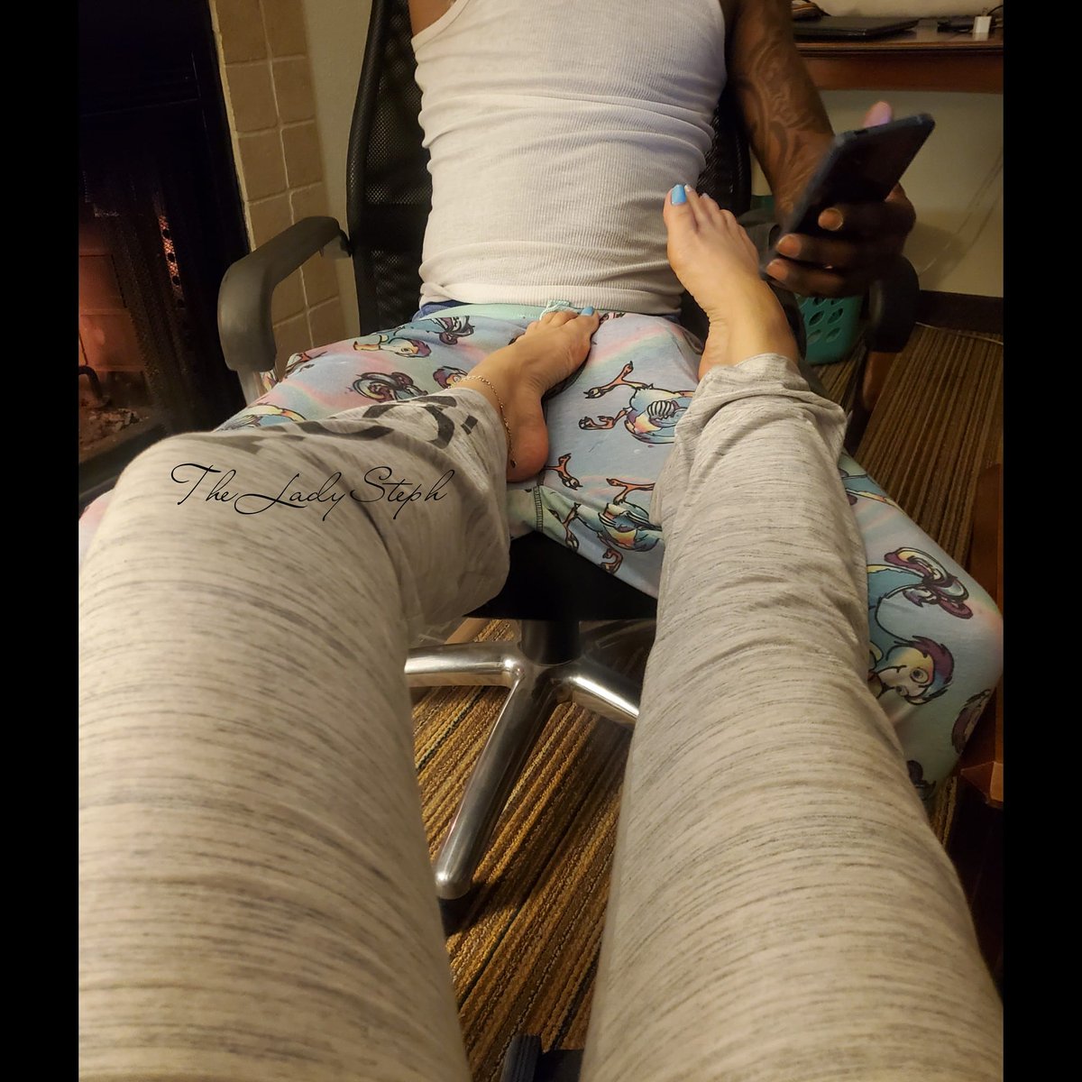 The_Lady_Steph's tweet photo. Pause for Valentines Flashes. How was your Sunday? Did your toes curl?
@The_Lady_Steph #LadyStephSquad #TheLadySteph #localcinderella #teamfootfetish #footfetishnation #DMV #FootFetishLegend #LadyLegend #SplashWorthy https://t.co/CLFhJIWazA