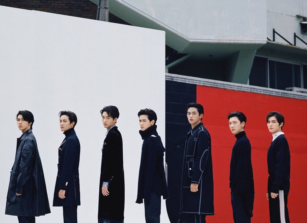 ri0x01's tweet photo. InStyle掘り出してたら、もしも、万が一、威神が日本進出とか言い出したらこのスタイルで来て欲しいなとか思った。笑
全身黒&amp;全員黒髪の洗練されたイカつめ中華清楚スタイル(とは)で。 https://t.co/7LgGYoyR7T