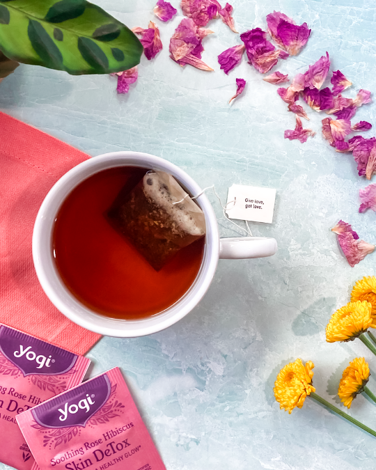 "Give Love, Get Love." ⠀
❤✨⠀
Because celebrating love shouldn't be limited to one day a year 😊⠀
Tag a friend and share the #yogitea love! ⠀
⠀
#teatagtuesday⠀
⠀