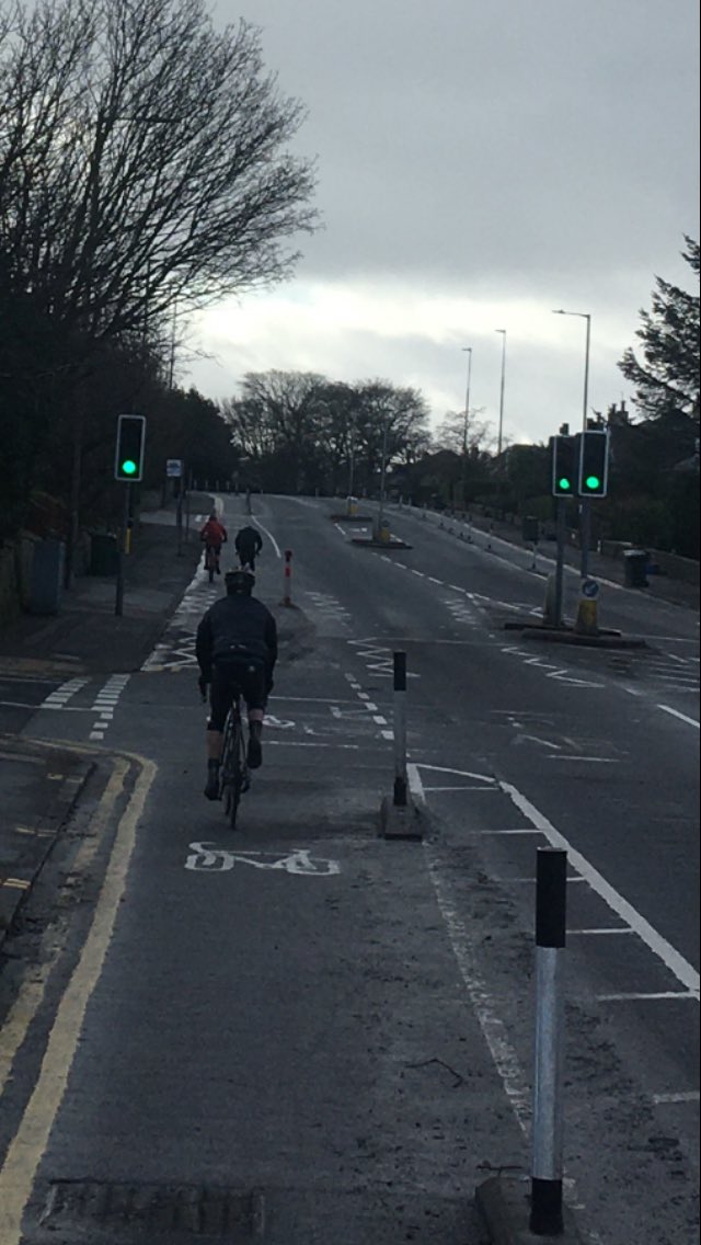 MQuinnK's tweet photo. Great cycle this morning up A702’s new bicycle infrastructure. Safe. Enjoyable. Healthy. Thanks ⁦@Cyclesouthedin⁩ ⁦@SpokesLothian⁩ ⁦@Edinburgh_CC⁩ ⁦@EdinBikeLanes⁩ https://t.co/BApAJLvPKq